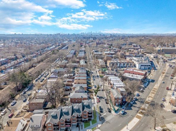 37-02 Francis Lewis Blvd, Bayside NY 11361