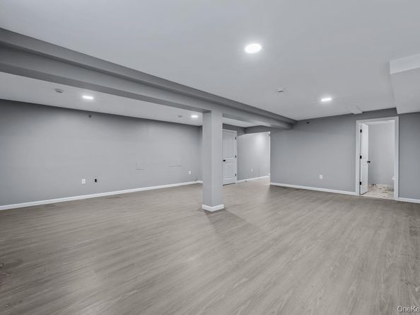 37-02 Francis Lewis Blvd, Bayside NY 11361