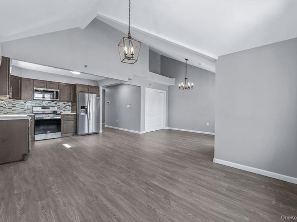 37-02 Francis Lewis Blvd, Bayside NY 11361
