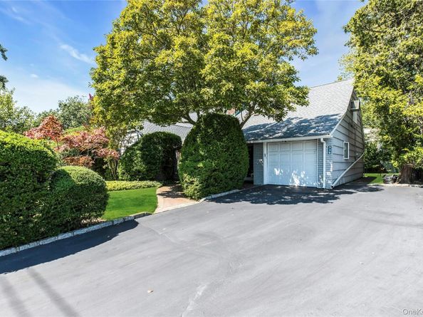 335 Smith Street, Merrick NY 11566