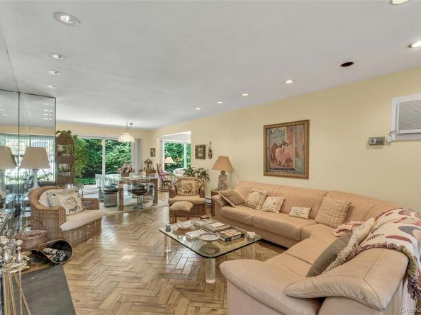 335 Smith Street, Merrick NY 11566