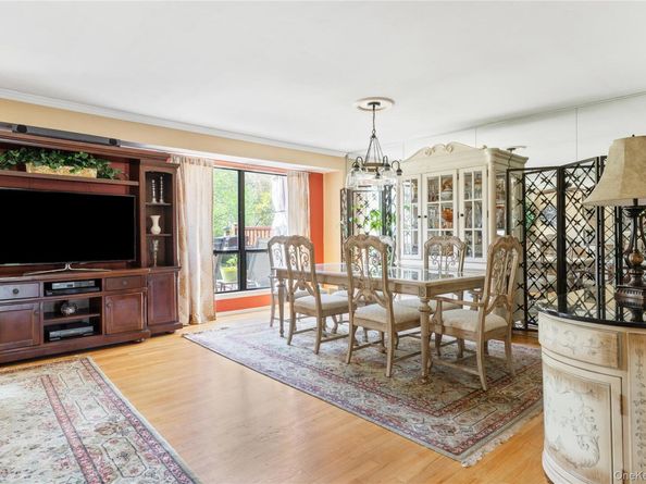 108 Hidden Ponds Circle, Smithtown NY 11787
