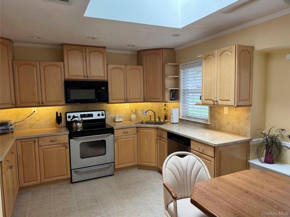 354 Woodbridge Drive A, Ridge NY 11961
