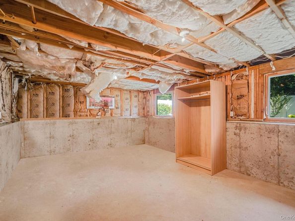7 Deepdale Drive, Commack NY 11725