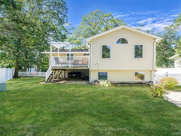 7 Deepdale Drive, Commack NY 11725