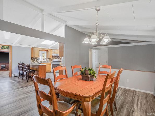 7 Deepdale Drive, Commack NY 11725