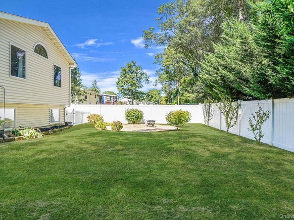 7 Deepdale Drive, Commack NY 11725
