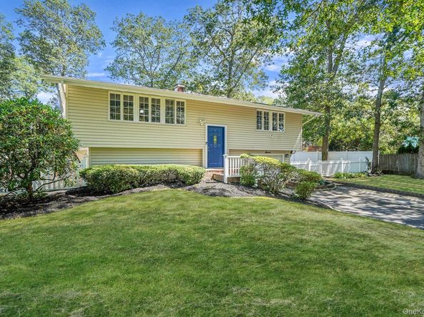 7 Deepdale Drive, Commack NY 11725