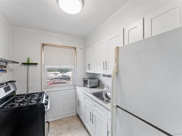 249-52 57th Avenue 1245, Little Neck NY 11362