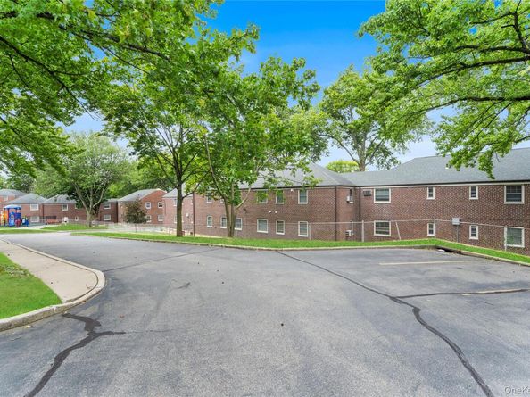 249-52 57th Avenue 1245, Little Neck NY 11362