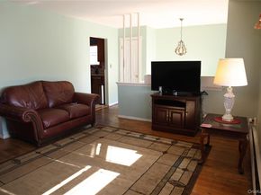 250 Wyona Avenue, Lindenhurst NY 11757