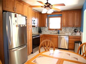 250 Wyona Avenue, Lindenhurst NY 11757