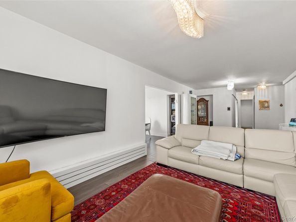 800 Cortelyou Road 3E, Brooklyn NY 11218