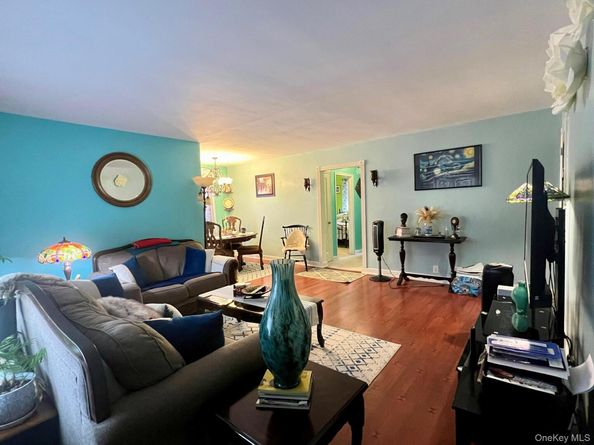 19640 67th Avenue 2nd FL, Fresh Meadows NY 11365