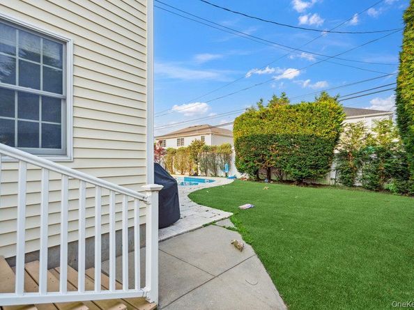 47 Syosset Circle, Syosset NY 11791