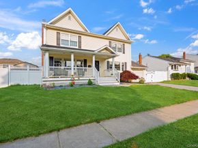 47 Syosset Circle, Syosset NY 11791