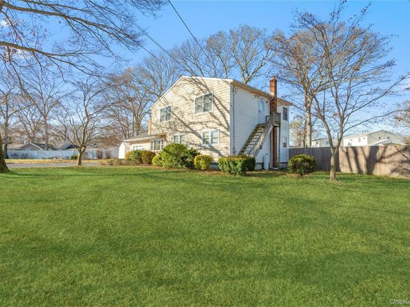 211 Mooney Pond Road, Selden NY 11784