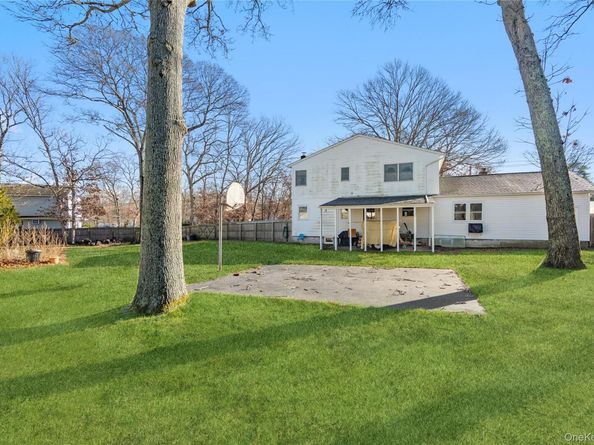 211 Mooney Pond Road, Selden NY 11784