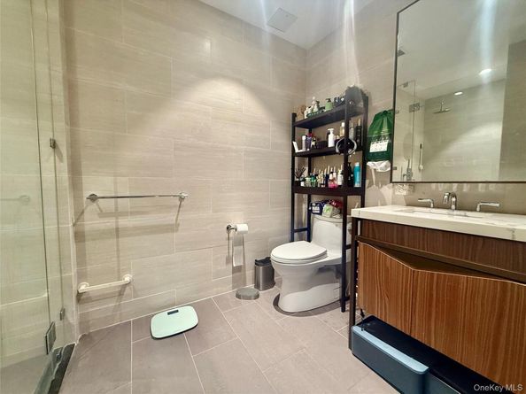 13327 39th Avenue 11S, Flushing NY 11354