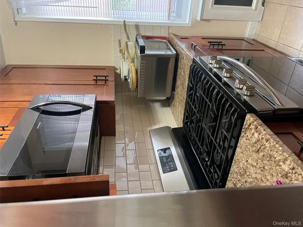 1296 Midland Avenue B2, Yonkers NY 10704