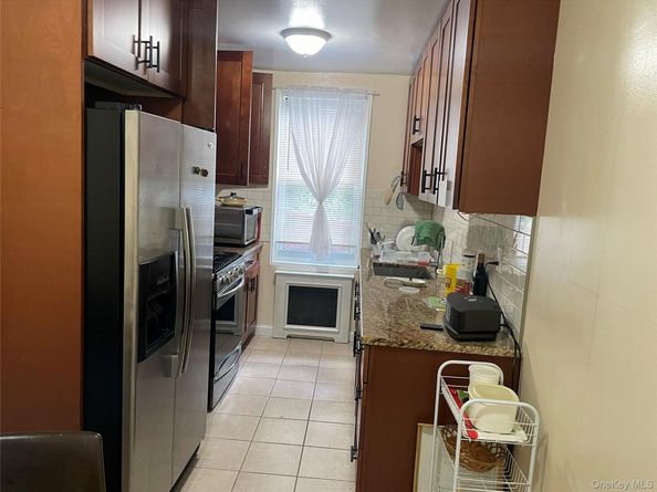 1296 Midland Avenue B2, Yonkers NY 10704