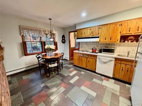 8 Rope Court, Melville NY 11747