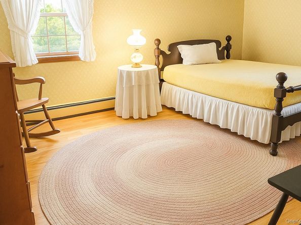 8 Rope Court, Melville NY 11747