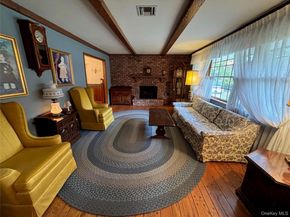 8 Rope Court, Melville NY 11747