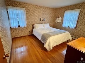 8 Rope Court, Melville NY 11747