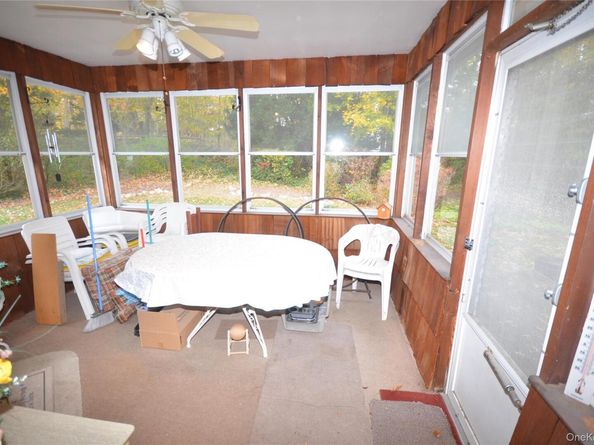 8 Rope Court, Melville NY 11747