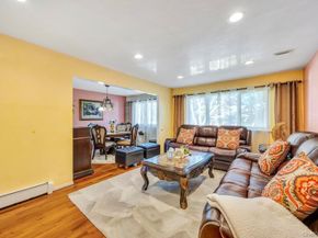 53 Stevenson Place, Deer Park NY 11729