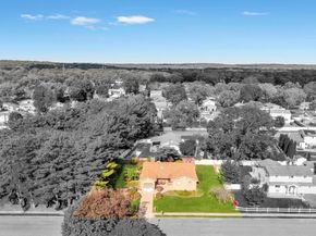 53 Stevenson Place, Deer Park NY 11729