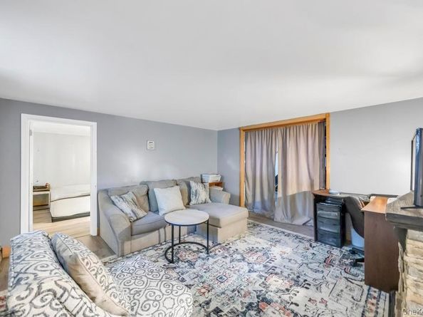 53 Stevenson Place, Deer Park NY 11729