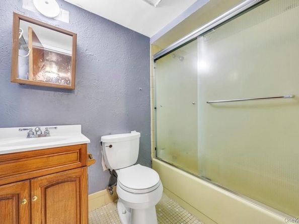 53 Stevenson Place, Deer Park NY 11729