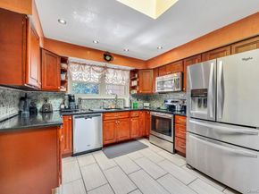 53 Stevenson Place, Deer Park NY 11729