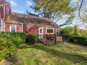 18 LIGHTHOUSE Road, Kings Point NY 11024