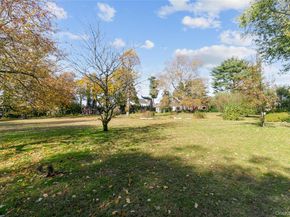 18 LIGHTHOUSE Road, Kings Point NY 11024