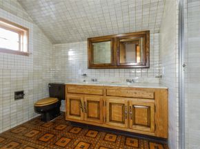 18 LIGHTHOUSE Road, Kings Point NY 11024