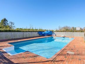 17525 County Road 48, Cutchogue NY 11935