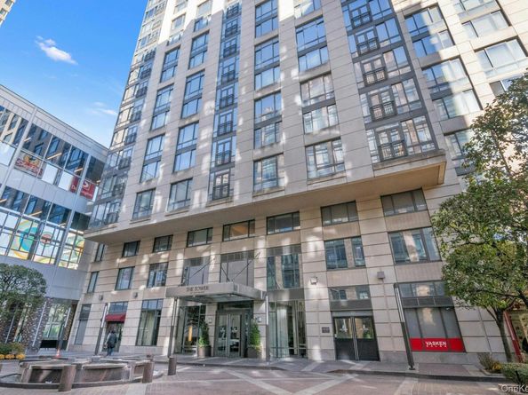 10 City Place 19C, White Plains NY 10601