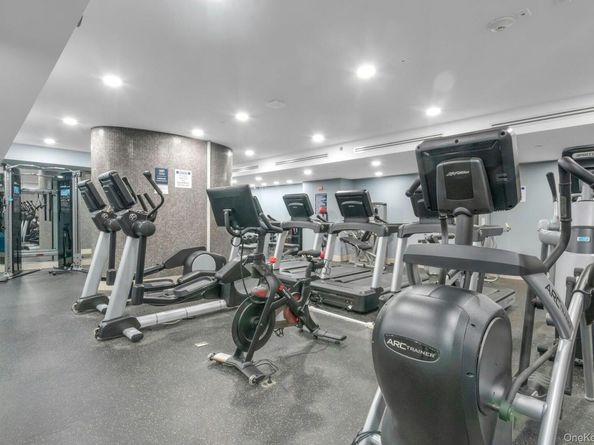 10 City Place 19C, White Plains NY 10601