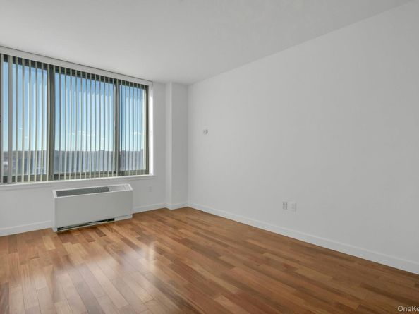 10 City Place 19C, White Plains NY 10601