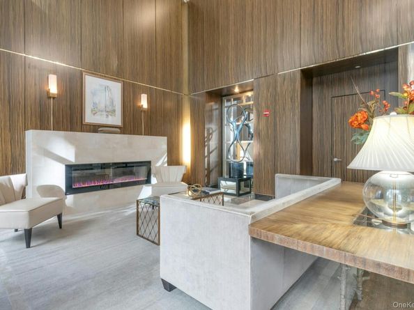 10 City Place 19C, White Plains NY 10601