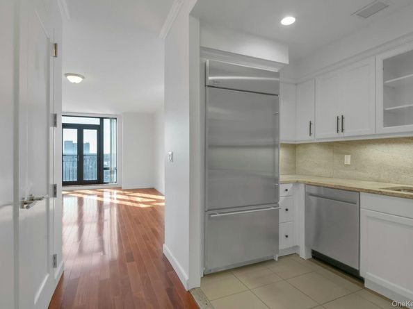 10 City Place 19C, White Plains NY 10601