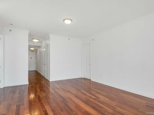 10 City Place 19C, White Plains NY 10601