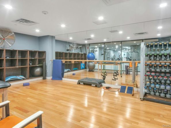 10 City Place 19C, White Plains NY 10601