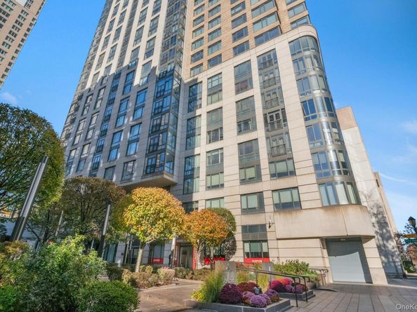 10 City Place 19C, White Plains NY 10601
