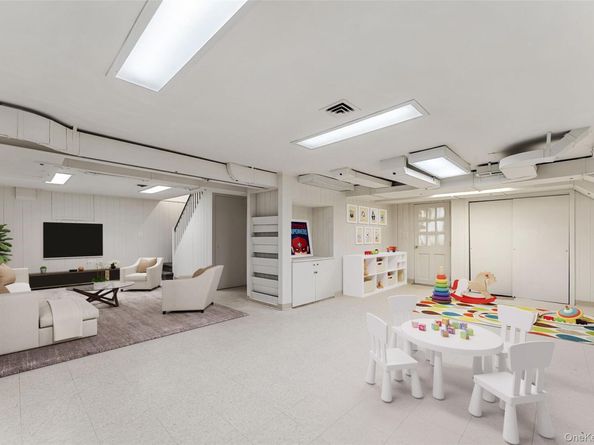 285 Old Colony Road, Hartsdale NY 10530