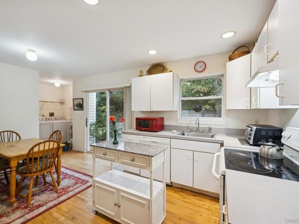 9 Shinnecock Avenue, East Quogue NY 11942