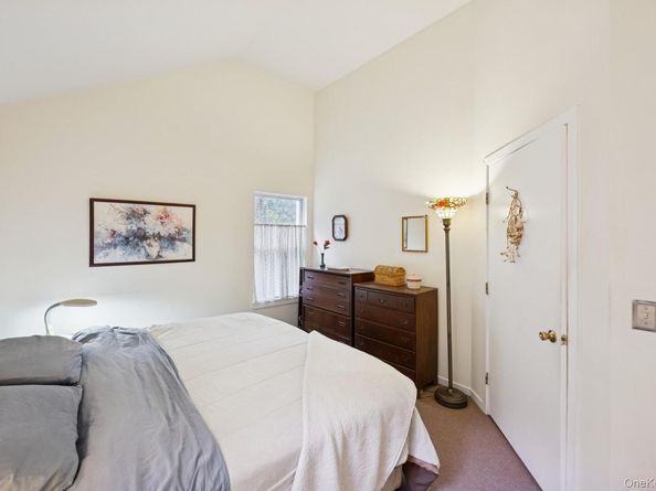 9 Shinnecock Avenue, East Quogue NY 11942